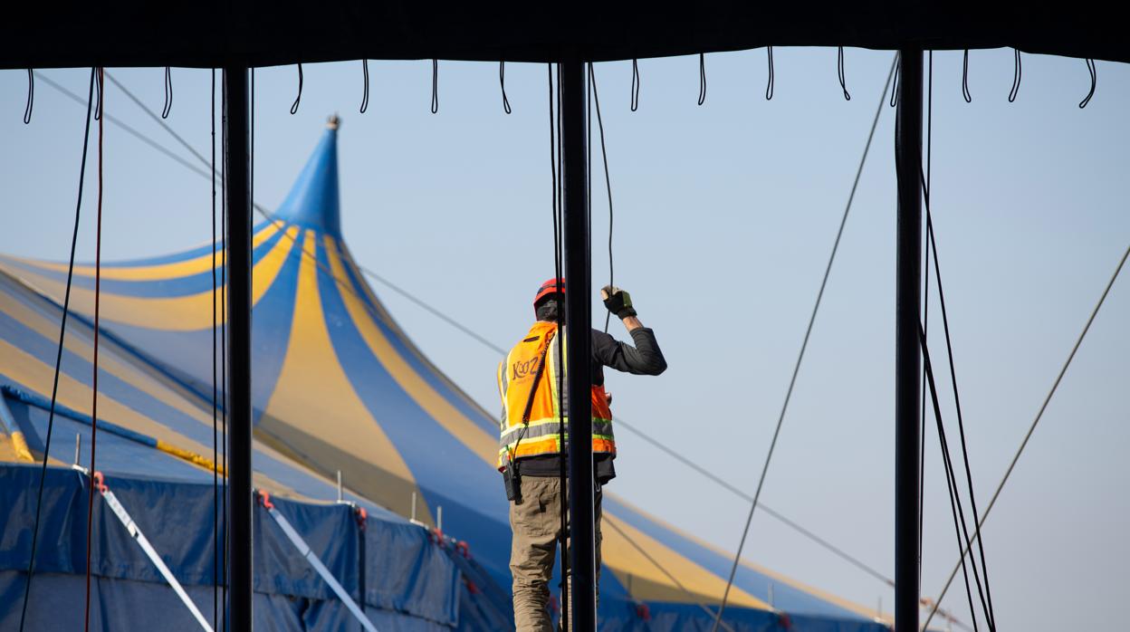 Montaje del último espectáculo del Circo del Sol en Sevilla