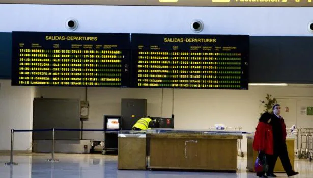 El aeropuerto de Sevilla se queda con la mitad de destinos este invierno