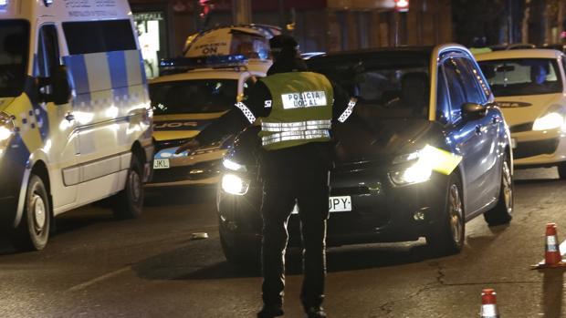 Estado de alarma: Vuelven los controles policiales en Sevilla para vigilar el toque de queda