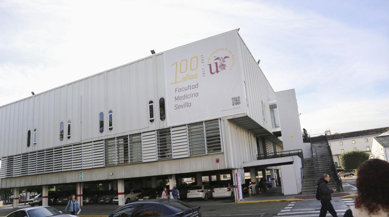 Fachada de la Facultad de Medicina