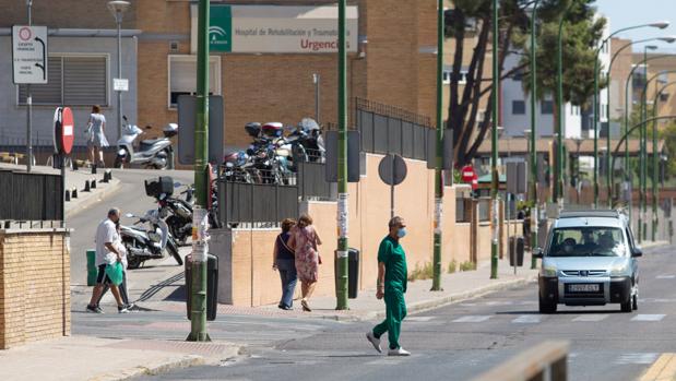 Sevilla registra su mínimo de nuevos Covid del mes y baja por primera vez de la tasa de «riesgo extremo»