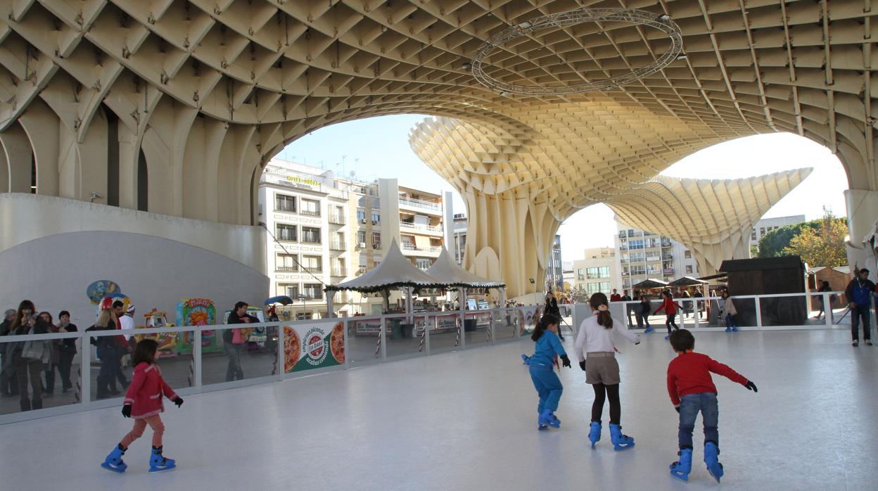 Imagen de archivo de la pista de hielo que se instaló en las Setas de Sevilla