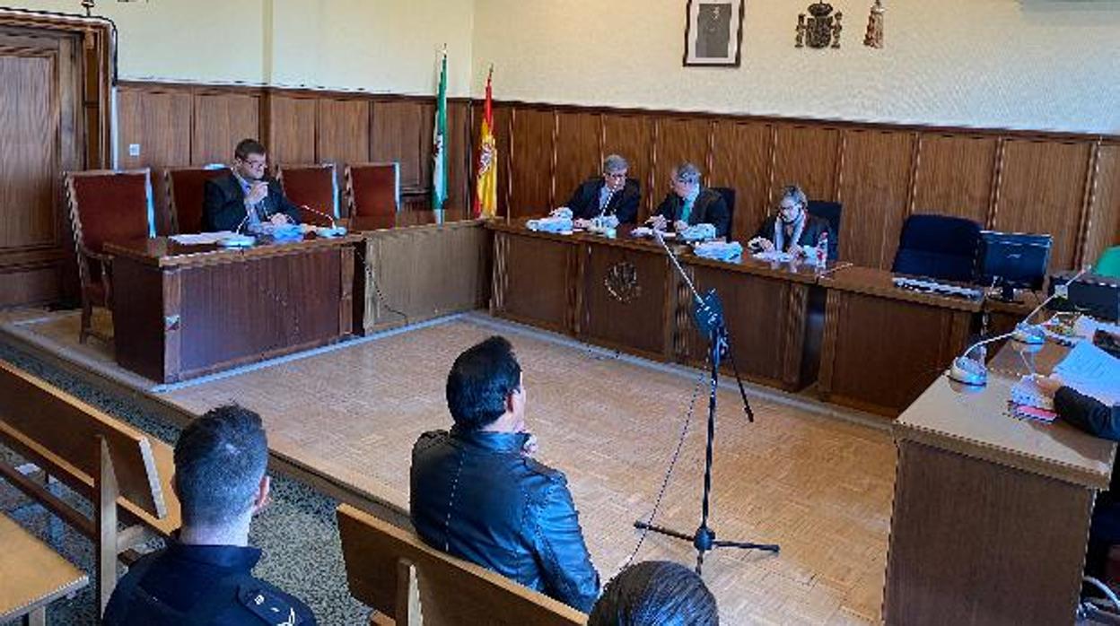 El acusado durante el juicio celebrado en la Audiencia de Sevilla