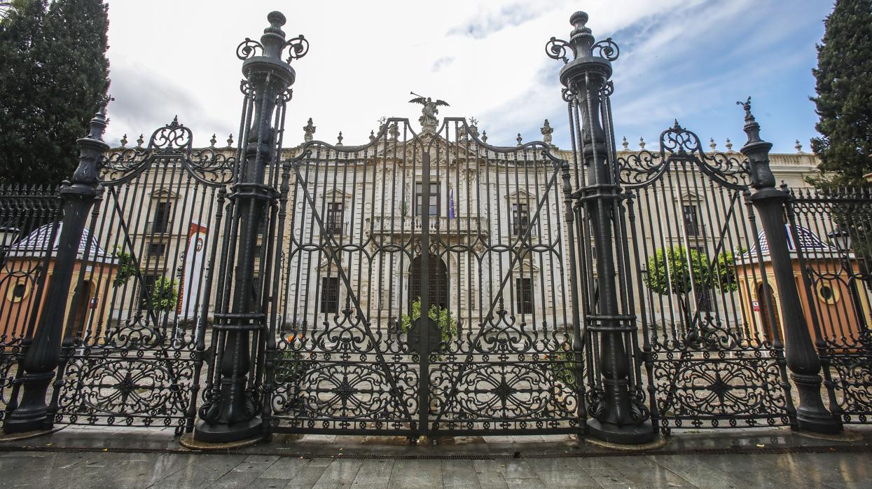 Fachada de la Universidad de Sevilla