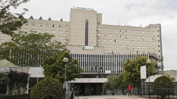 El hospital de Valme, al límite, dedicado ya casi en exclusiva al coronavirus