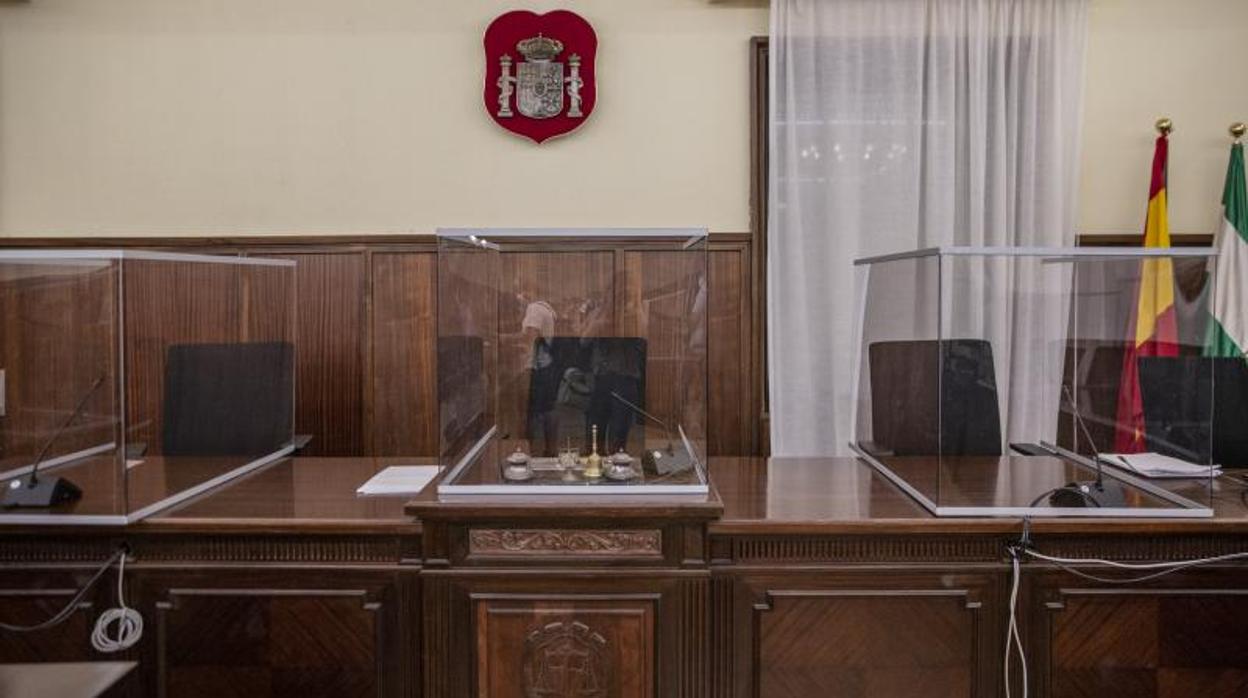 Sala devistas de la Sección Tercera de la Audiencia de Sevilla, afectada por el coronavirus, en una imagen de archivo