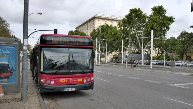 Los ingenieros de caminos piden una plataforma reservada de autobús en Sevilla