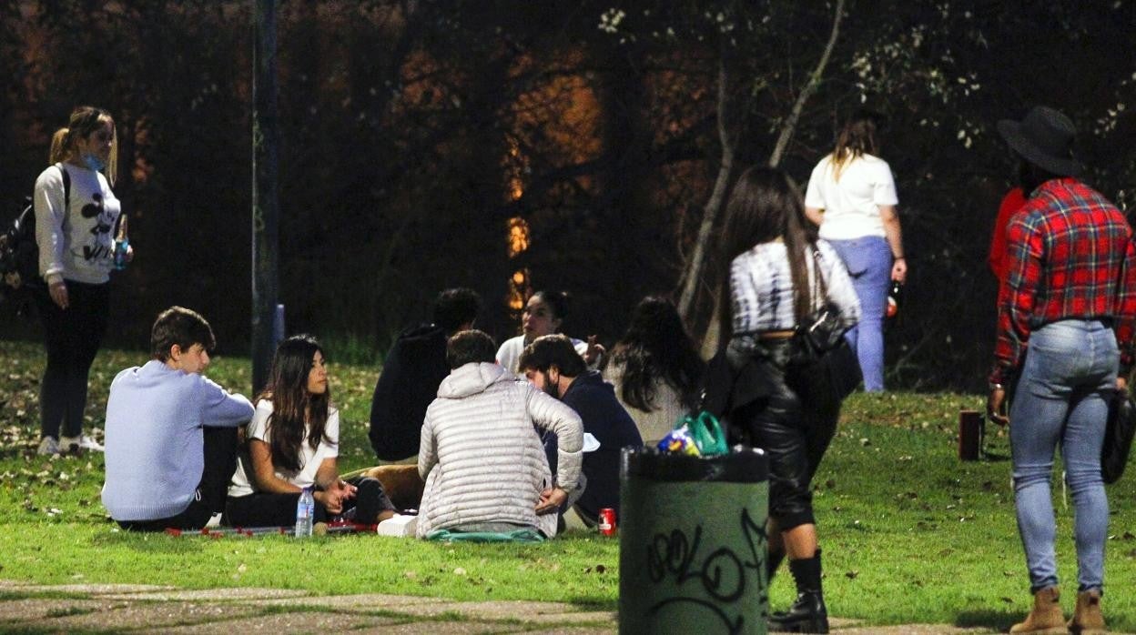 Botellona en el río el pasado viernes