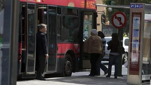 El ladrón que robaba móviles a los usuarios de Tussam