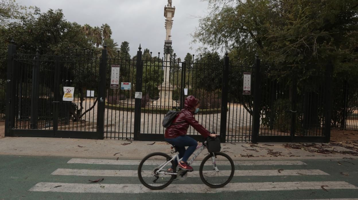 Los parques públicos de Sevilla capital permanecerán este martes cerrados por el viento