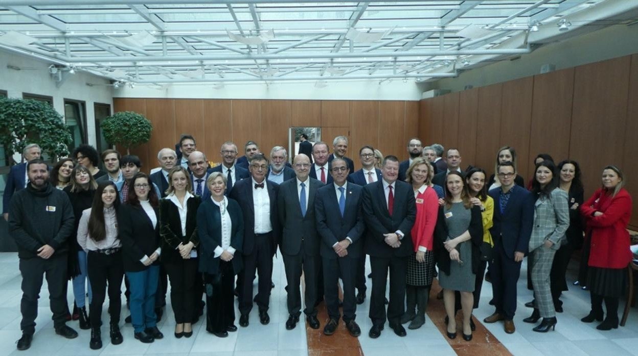 El rector Miguel Ángel Castro con miembros del proyecto Ulysesus en Bruselas