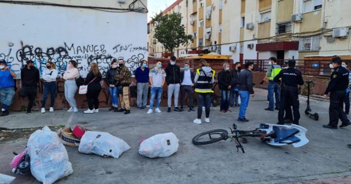 La Policía se ha desplegado este jueves en el barrio sevillano