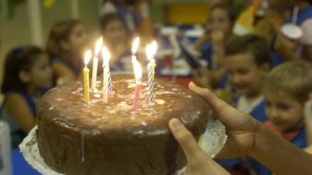 Colegios de Sevilla advierten del peligro de las fiestas de cumpleaños y pijamas