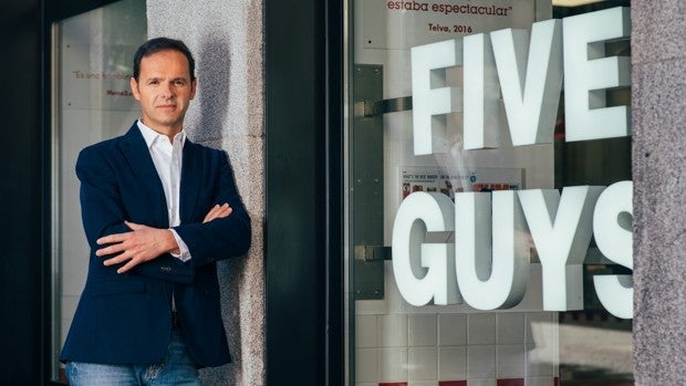 Daniel Agromayor: «Volvemos a abrir un Five Guys en Sevilla por la gran demanda»