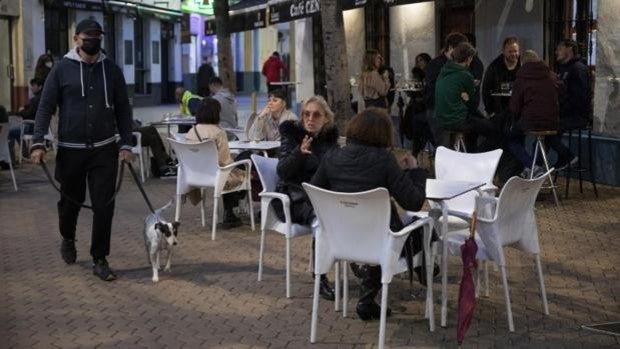 El número de veladores ya no va a depender en Sevilla del espacio interior del local