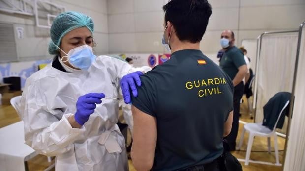 Sevilla baja la presión hospitalaria a la que presentaba hace dos meses, con 200 ingresados