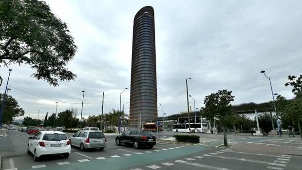 El Ayuntamiento aprueba que la plaza junto a Torre Sevilla se llame Alfredo Sánchez Monteseirín