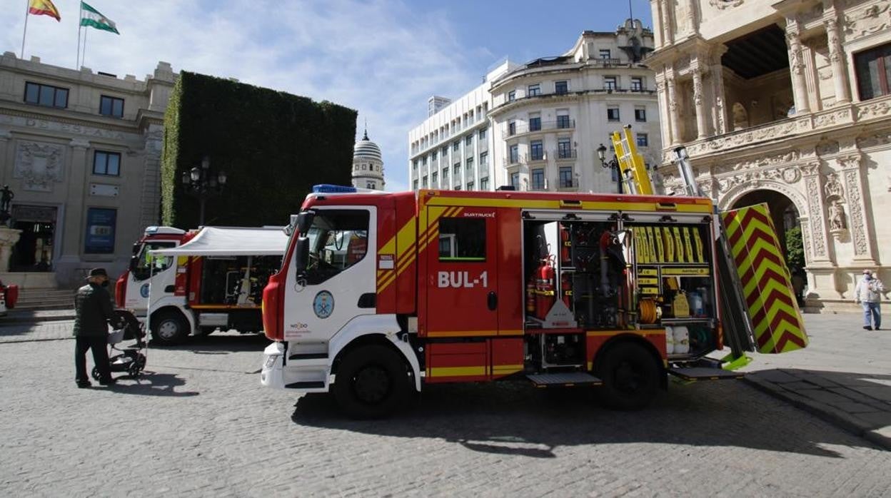 Los dos vehículos que ha adquirido el Ayuntamiento para el servicio de bomberos