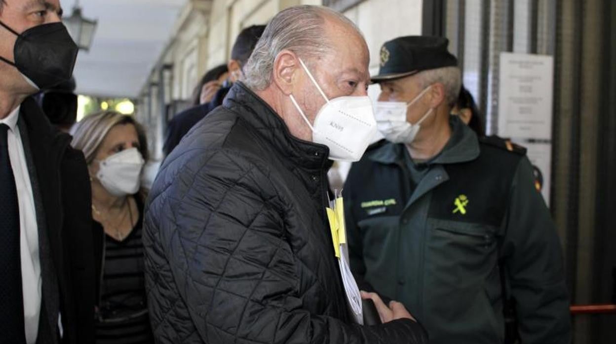 Fernando Rodríguez Villalobos, entrando en el juzgado el pasado viernes