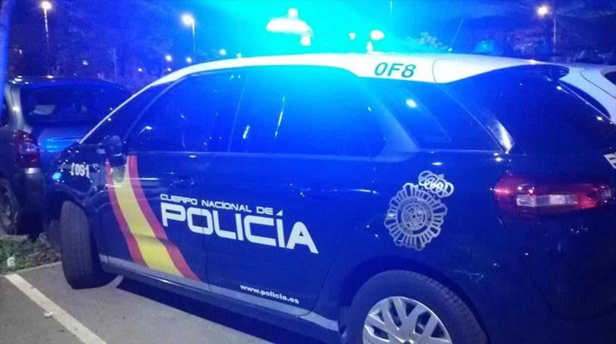 La Policía Nacional ha detenido a un varón que intetaba robar en un supermecado con un cuchillo