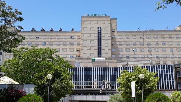 El Hospital de Valme vuelve a restringir las visitas y acompañantes ante la cuarta ola del coronavirus