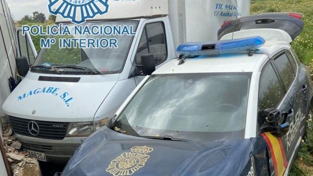 Detenido en Sevilla tras una peligrosa persecución a un camión que terminó chocando con un coche policial