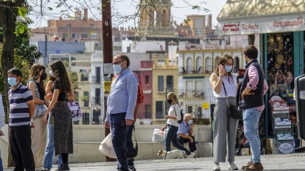 Más de 166.000 personas viven solas en la provincia de Sevilla