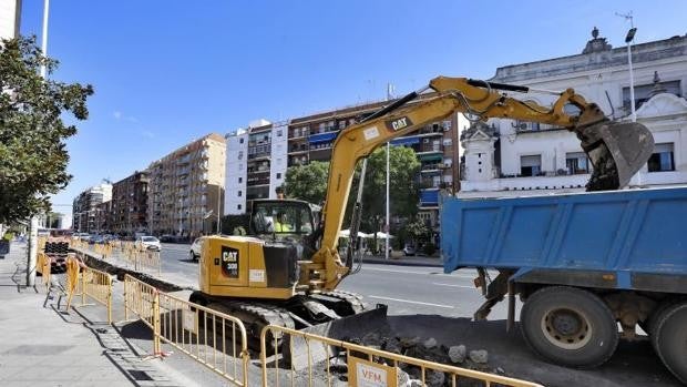 El Ayuntamiento firma un nuevo contrato para el mantenimiento de calles con más del doble de dinero