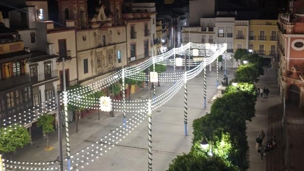 El Ayuntamiento de Sevilla enciende el alumbrado de la ‘Feria’ del Centro