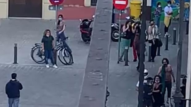 Brutal pelea en la plaza de San Marcos de Sevilla