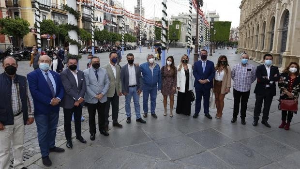 Las Soles, Brumas, Los del Guadalquivir y Somos del Sur se unen a la Banda Sinfónica en un Concierto de Feria en el Lope de Vega