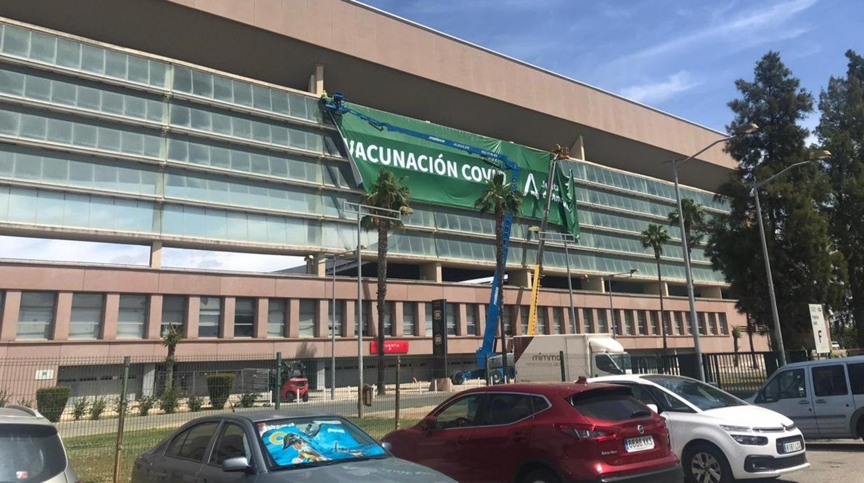 El estadio de la Cartuja se prepara para vacunar a partir del jueves