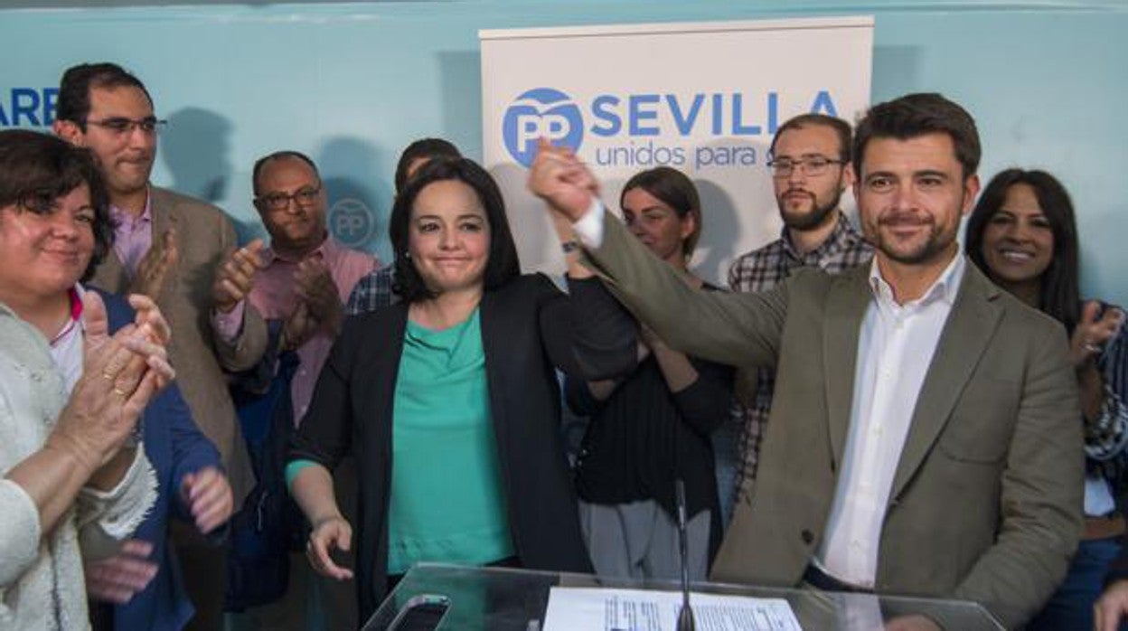 Virginia Pérez y Beltrán Pérez, cuando este fue nombrado candidato en Sevilla