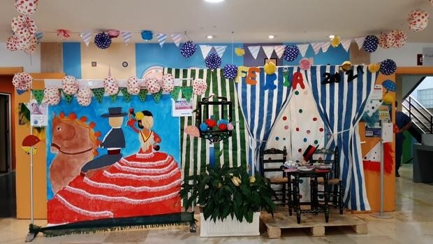Los niños del Hospital Infantil disfrutan del Día del Libro y de su particular Feria de Sevilla