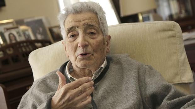 Muere en Sevilla a los 93 años el astrónomo e historiador José Luis Comellas