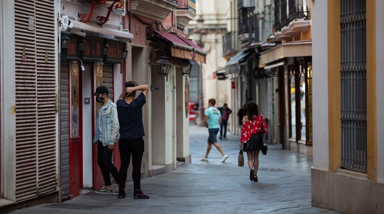 Los comercios de Sevilla han permanecido cerrados desde las 20 horas