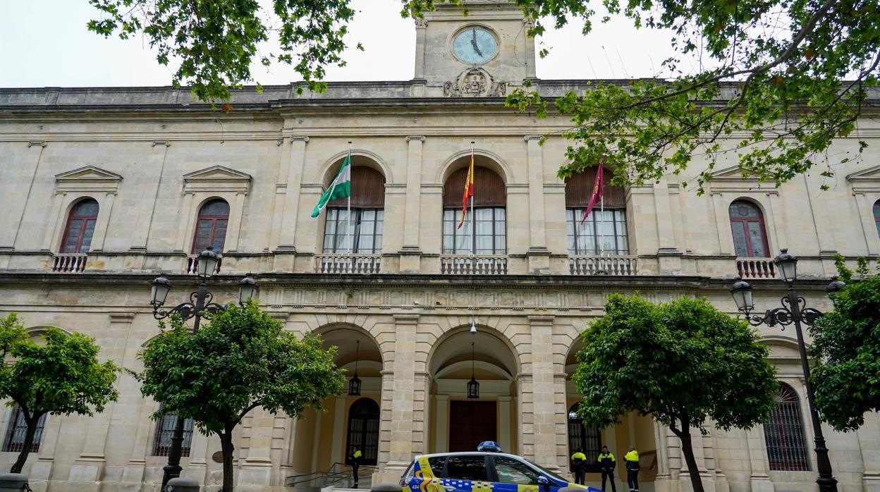 Retratos del Salón de los Montpensier, algunos de los cuales van a ser restaurados