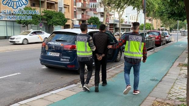 Detenido un atracador que acababa de salir de la cárcel por cometer tres robos en Nervión