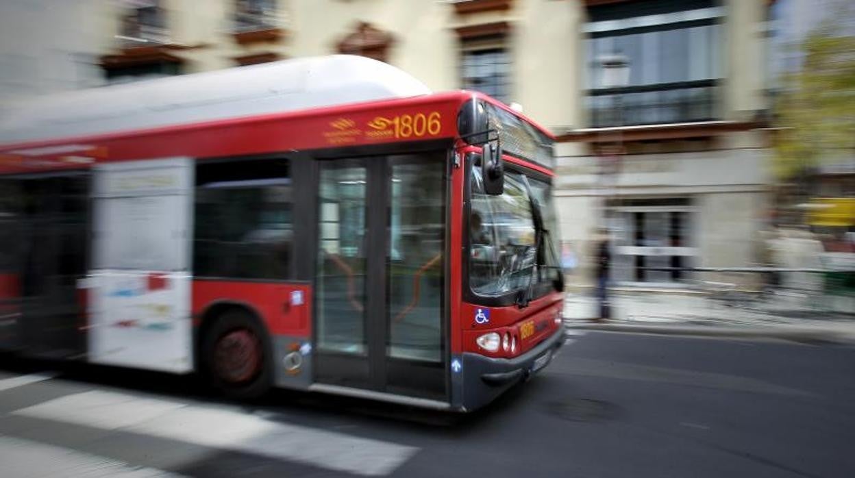 Los autobuses de Tussam han realizado una protesta