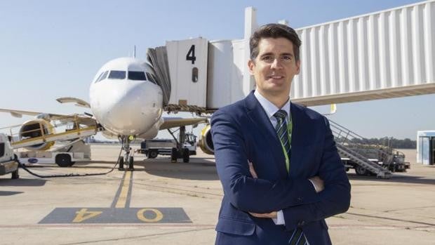 Jesús Caballero deja el cargo y Aena nombra a Sergio Millanes nuevo director del aeropuerto de Sevilla