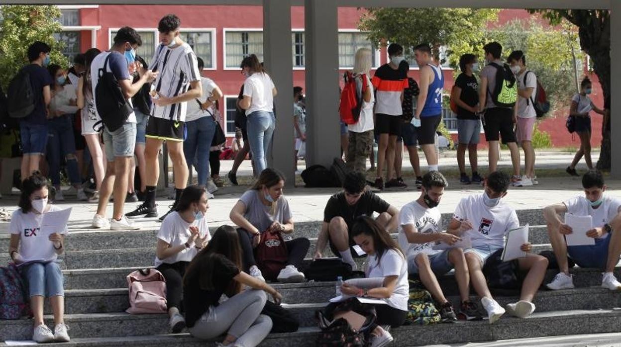 Estudiantes en la universidad