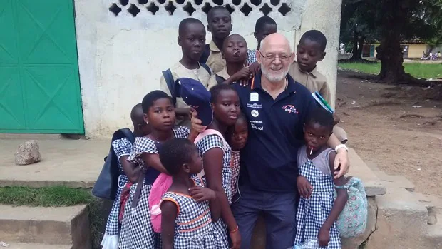 Tres voluntarios de África Arcoiris parten hoy hacia Costa de Marfil para vacunar a 4.000 niños