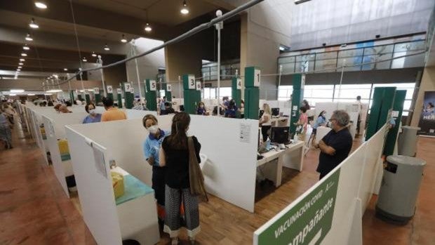 Sigue bajando el número de hospitalizados y de enfermos en UCI por Covid en Sevilla