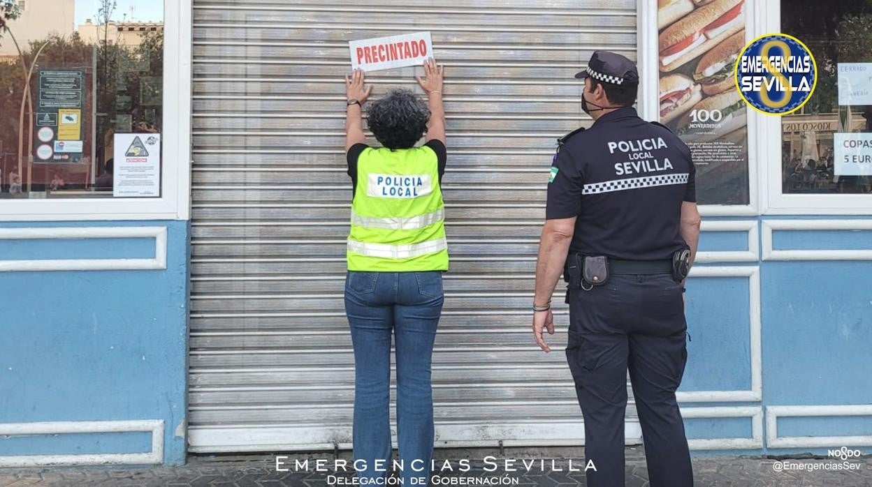 Bar precintado por la Policía en la Alameda por venta de alcohol a menores