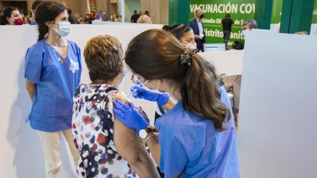 Jornada sin fallecidos en Sevilla mientras se mantiene la cifra de contagios por el coronavirus