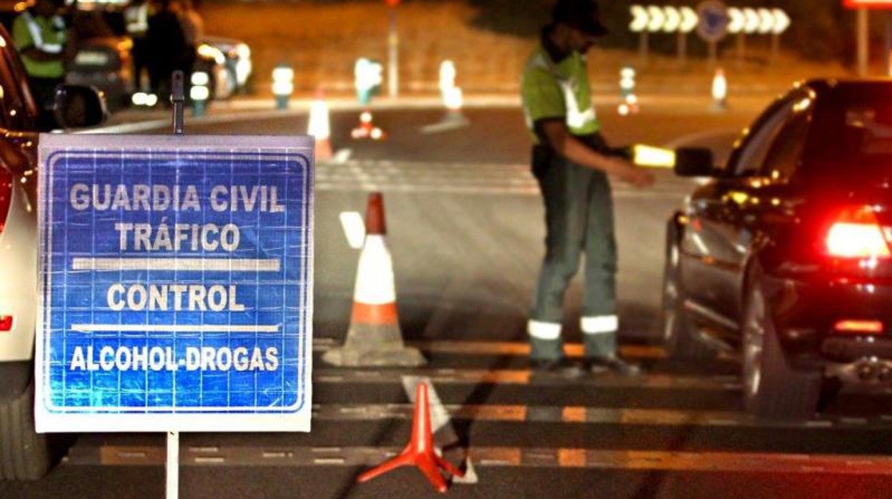 Un control de alcohol y drogas de la Guardia Civil