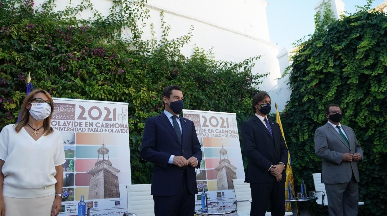 Juanma Moreno ha inaugurado este lunes los cursos de verano de la Universidad Pablo de Olavide