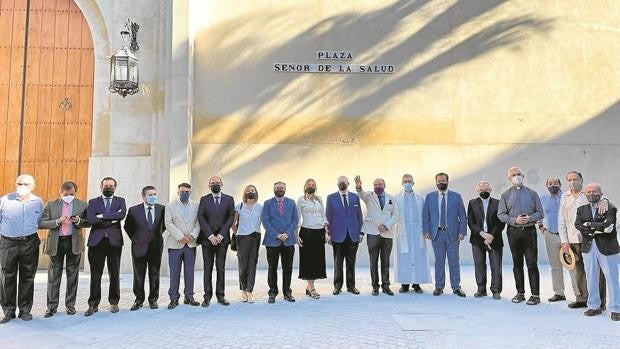 El Señor de la Salud de Los Gitanos ya tiene su plaza junto al santuario