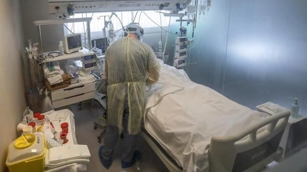 Bajan las hospitalizaciones por el Covid en Sevilla y no se produce ningún fallecimiento en las últimas 24 horas