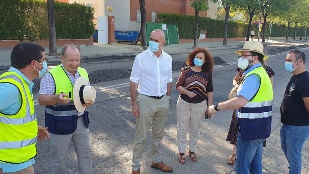 El Ayuntamiento de Sevilla renovará el pavimento en un tramo de la avenida de la Palmera